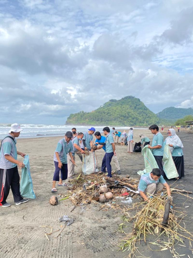 Aksi Bersih Pantai